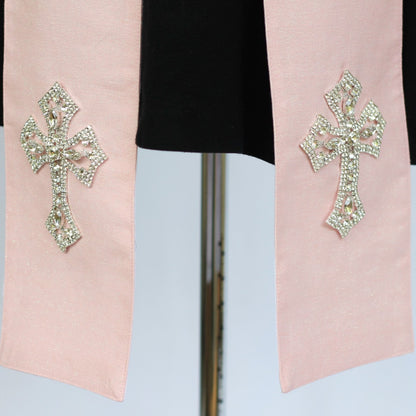 Estola brillante de color chicle de Deacon para el clero con cruces de diamantes de imitación - Precio de liquidación